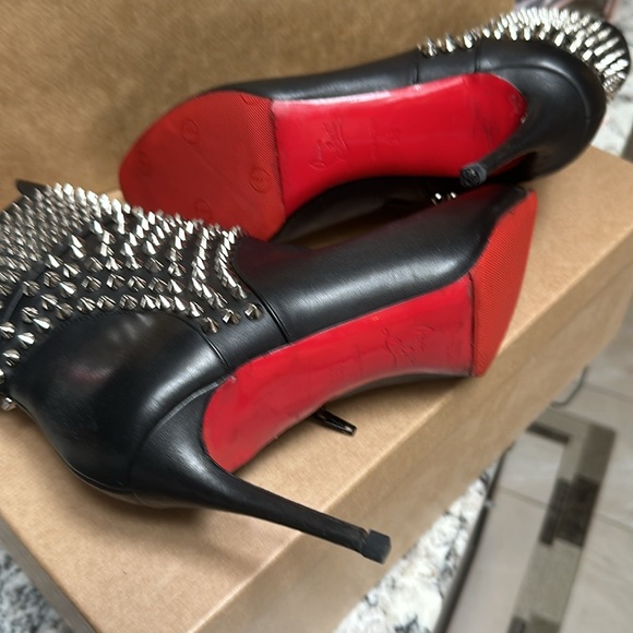 Genuine Christian Louboutin - Paris - Picture 2 of 6